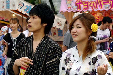 is dating normal in japan